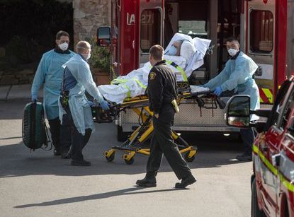 EE.UU. Confirma más de 100 muertos en un solo día