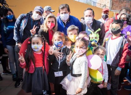 Tras casi dos años, los niños y jóvenes vuelven a la presencialidad en los colegios de Bogotá