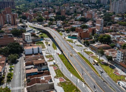 Hombre que se suicidó ya había sobrevivido a otra caída de un piso 20 en Medellín; esto es lo que se sabe Las autoridades aún desconocen las causas que llevaron al sujeto a tomar la fatal decisión.