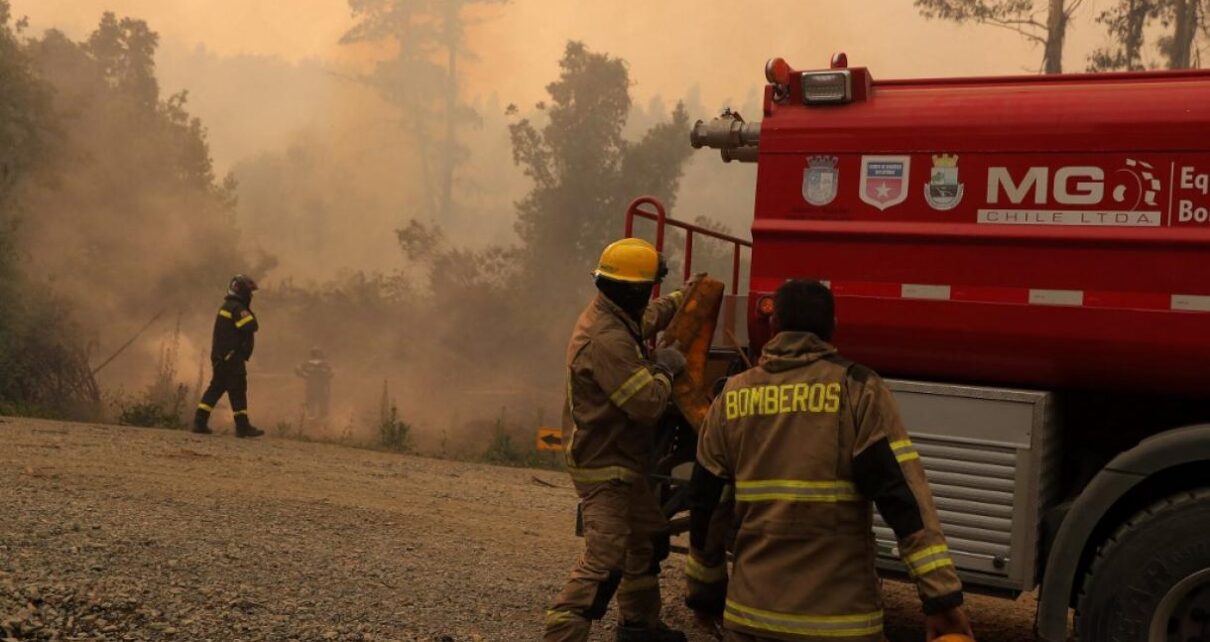 emergencia en chile por incendios los bomberos con mucho trabajo. Radio Panamericana de Colombia, ciudad de Girardot - Prodradial