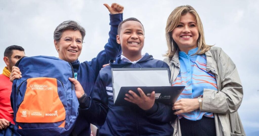 Invertir en la educación de niños, niñas y jóvenes nos hace felices: Alcaldesa