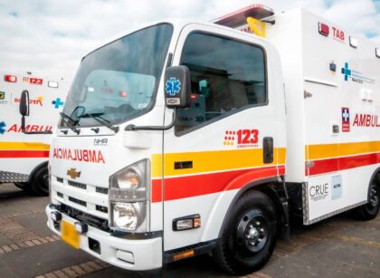 Fuerte choque entre dos ambulancias en Bogotá