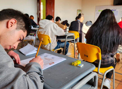 Más de 290 mil estudiantes presentan las pruebas Saber Pro y Saber TyT en modalidad híbrida en Colombia